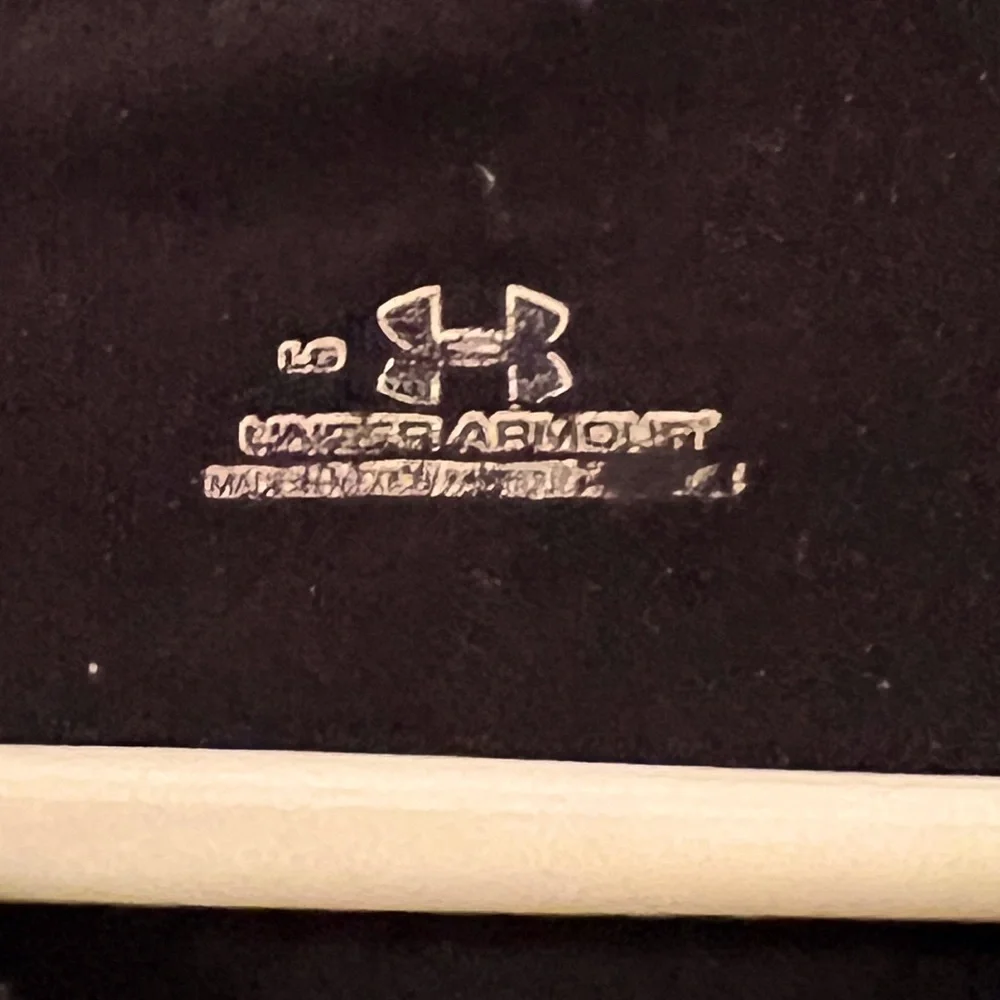 🌺 5 for $15 🌺 Under Armour Long Sleeve Tee - Picture 2 of 4